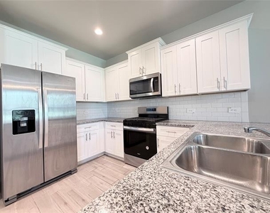 4808 Sparkling Pathway - Photo Thumbnail 7