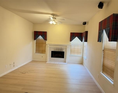312 Calstone Drive - Photo Thumbnail 8