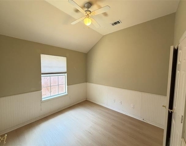 312 Calstone Drive - Photo Thumbnail 5