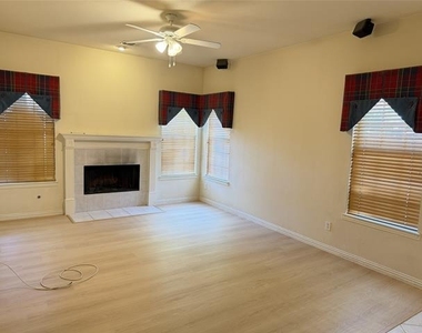 312 Calstone Drive - Photo Thumbnail 9