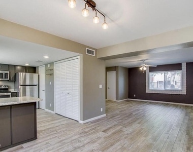 8303 E Thomas Road - Photo Thumbnail 10