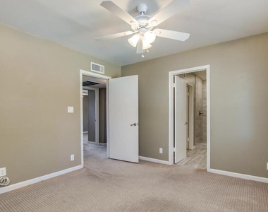 8303 E Thomas Road - Photo Thumbnail 20