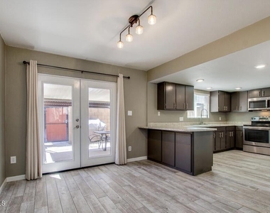 8303 E Thomas Road - Photo Thumbnail 9
