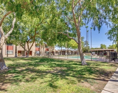 8303 E Thomas Road - Photo Thumbnail 29
