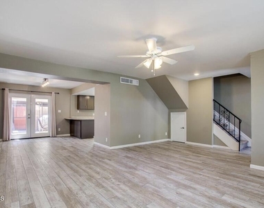 8303 E Thomas Road - Photo Thumbnail 6