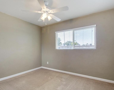 8303 E Thomas Road - Photo Thumbnail 24