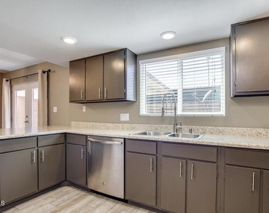 8303 E Thomas Road - Photo Thumbnail 13