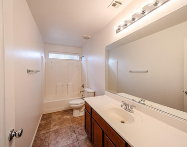 12039 W Leather Lane - Photo Thumbnail 19