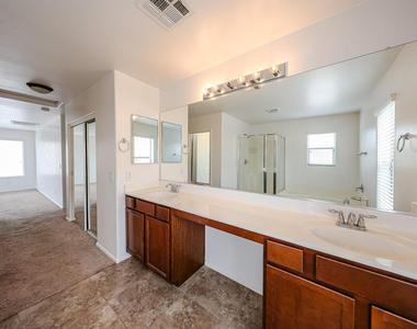 12039 W Leather Lane - Photo Thumbnail 33