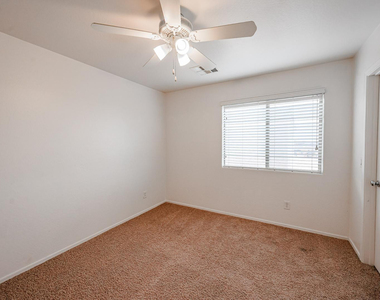 12039 W Leather Lane - Photo Thumbnail 24
