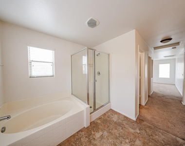 12039 W Leather Lane - Photo Thumbnail 32