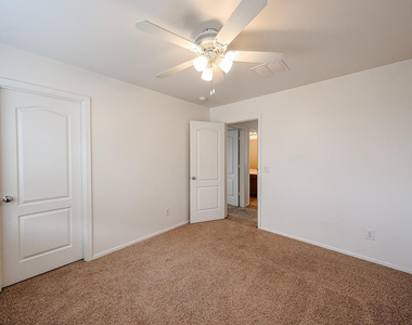 12039 W Leather Lane - Photo Thumbnail 25