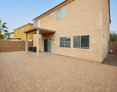 12039 W Leather Lane - Photo Thumbnail 38