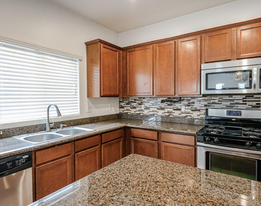 12039 W Leather Lane - Photo Thumbnail 14
