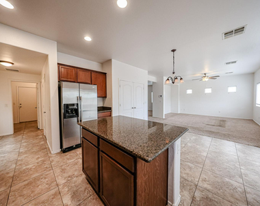 12039 W Leather Lane - Photo Thumbnail 16