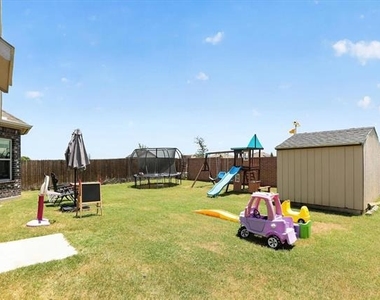 1928 Blackbrush Drive - Photo Thumbnail 16
