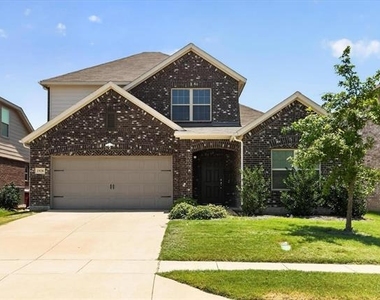 1928 Blackbrush Drive - Photo Thumbnail 4