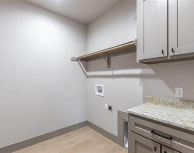 6607 Prickly Pear Way - Photo Thumbnail 25