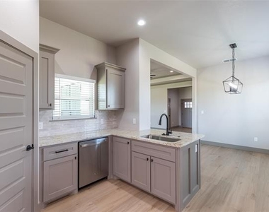 6607 Prickly Pear Way - Photo Thumbnail 12