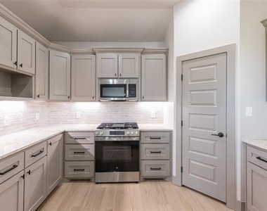 6607 Prickly Pear Way - Photo Thumbnail 11
