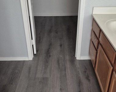 12763 W Palm Lane - Photo Thumbnail 6