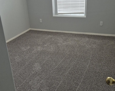 12763 W Palm Lane - Photo Thumbnail 4