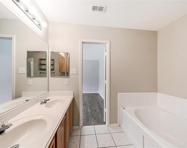 1637 Elm Street - Photo Thumbnail 17