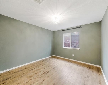 1637 Elm Street - Photo Thumbnail 18