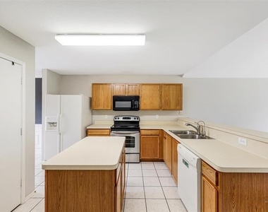 1637 Elm Street - Photo Thumbnail 7
