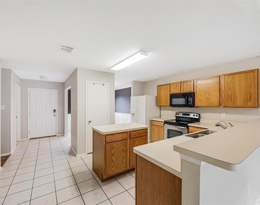 1637 Elm Street - Photo Thumbnail 8