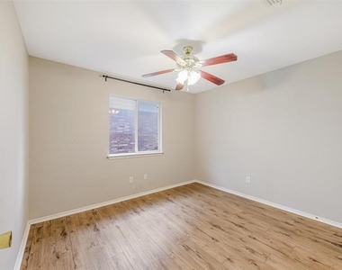 1637 Elm Street - Photo Thumbnail 20