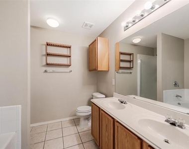 1637 Elm Street - Photo Thumbnail 15