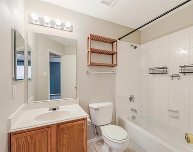 1637 Elm Street - Photo Thumbnail 19