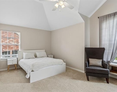 2245 Jaguar Drive - Photo Thumbnail 25