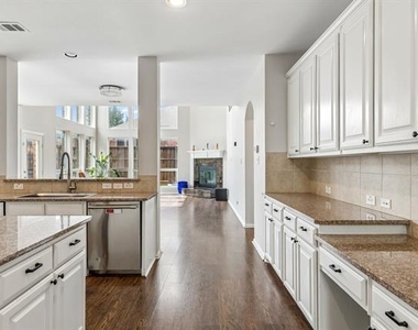 2245 Jaguar Drive - Photo Thumbnail 7