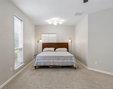 2245 Jaguar Drive - Photo Thumbnail 13