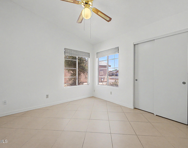 6836 S 18th Street - Photo Thumbnail 15