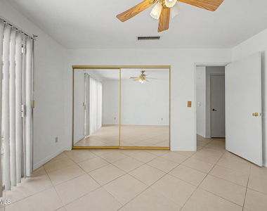 6836 S 18th Street - Photo Thumbnail 8