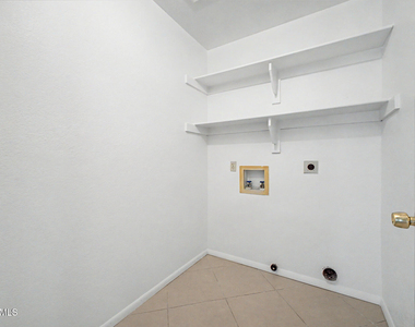 6836 S 18th Street - Photo Thumbnail 19