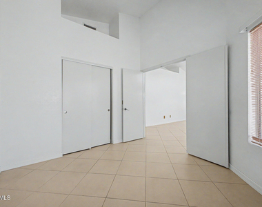 6836 S 18th Street - Photo Thumbnail 16
