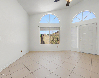 6836 S 18th Street - Photo Thumbnail 3