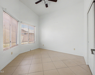 6836 S 18th Street - Photo Thumbnail 17