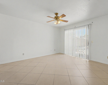 6836 S 18th Street - Photo Thumbnail 11