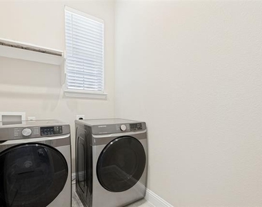 3909 Chesapeake Lane - Photo Thumbnail 5