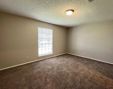 2408 Indigo Lane - Photo Thumbnail 5