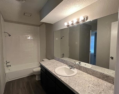 2408 Indigo Lane - Photo Thumbnail 6