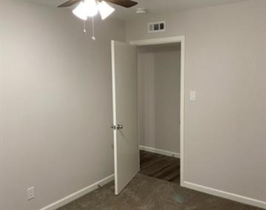 1301 N Waterview Drive - Photo Thumbnail 13