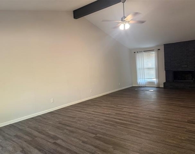 1301 N Waterview Drive - Photo Thumbnail 4