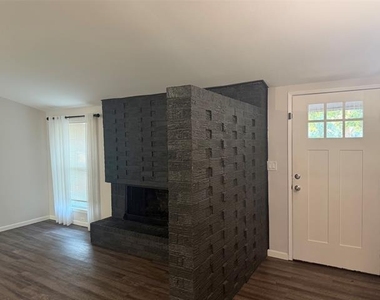 1301 N Waterview Drive - Photo Thumbnail 1