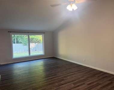 1301 N Waterview Drive - Photo Thumbnail 3